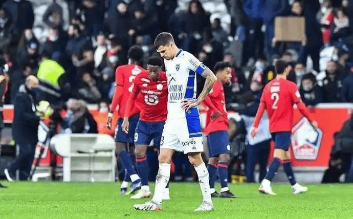 今晚法国杯焦点战，华盛顿奇才再遭质疑，压力陡增，控场能力受关注的简单介绍